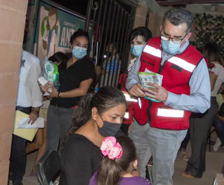 Acercan servicios médicos a vecinos