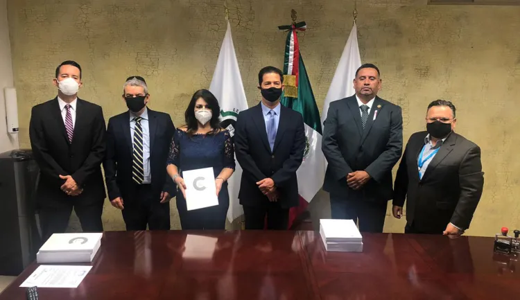 Recibe Congreso del Estado Quinto Informe de Gobierno