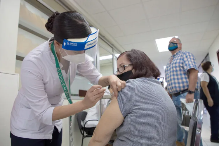 Recibe Sector Salud más vacunas