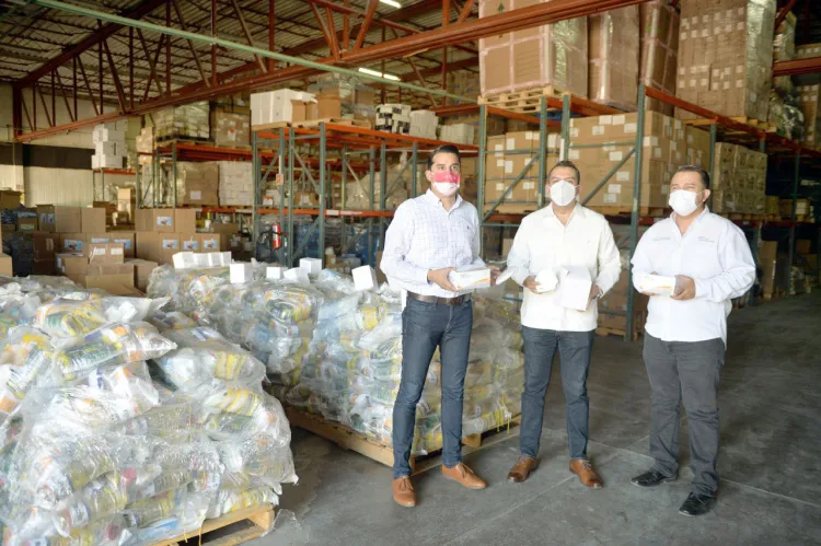 Reciben equipamiento médico