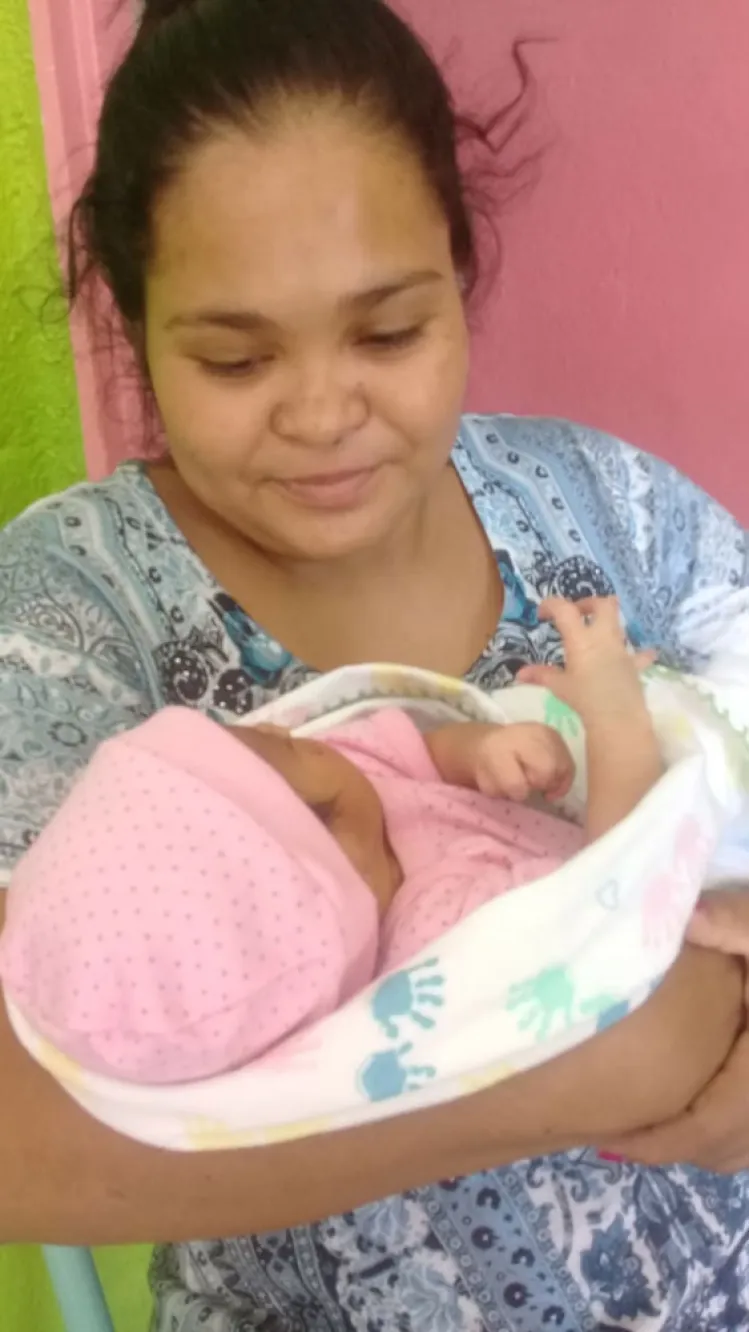 Da a luz salvadoreña en Hospital General