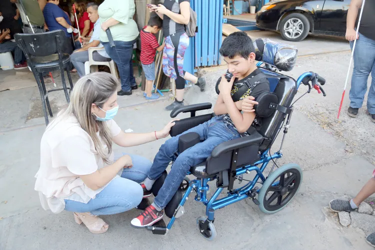 Impulsa DIF-Sonora a familias con invidentes