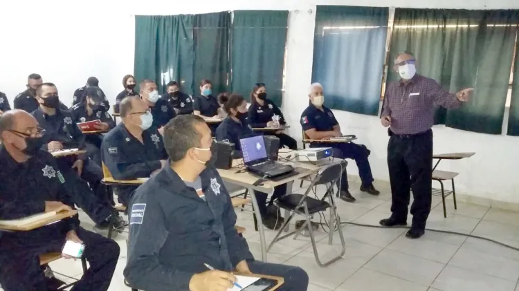 Capacitan a policías de Agua Prieta