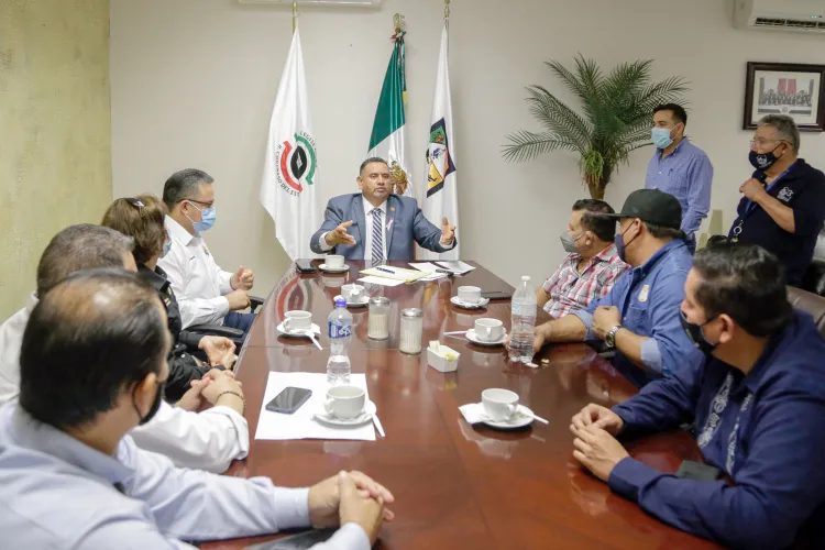 Escucha Presidente del Congreso a sindicalistas