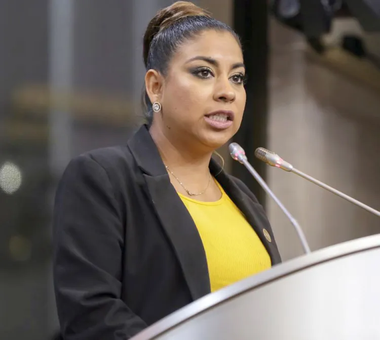 Promueve legisladora vivienda a sonorenses