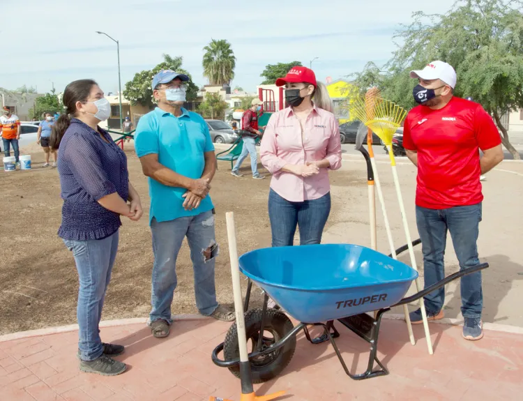 Trabajan en rehabilitación de parque