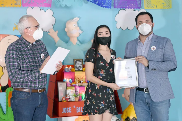 Premian a ganadores de concurso Altares