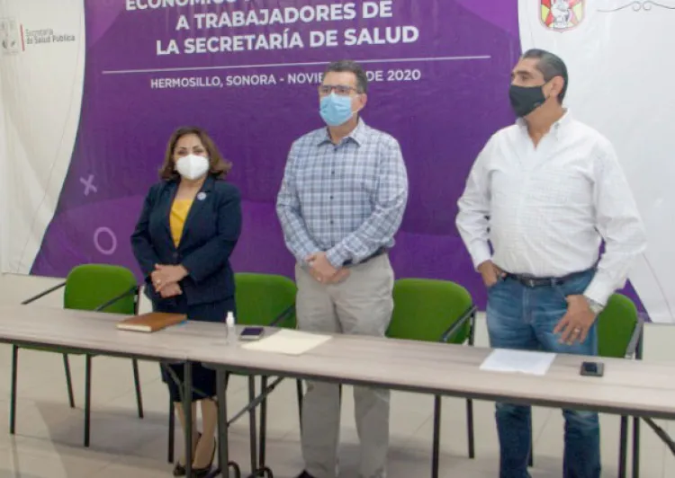Reconocen trabajadores de la salud