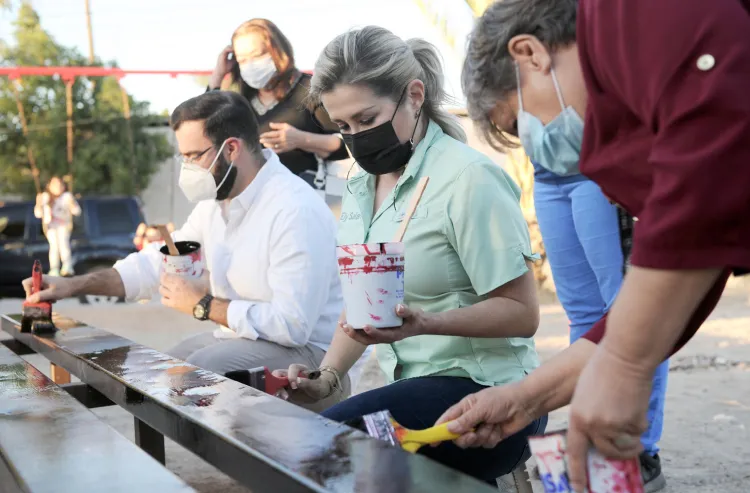 Entregan apoyos para vivienda en el Estado