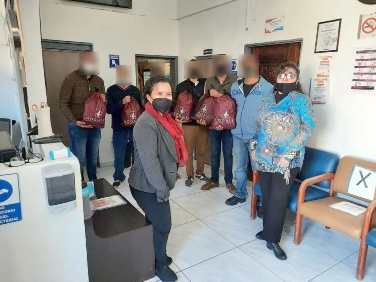 Apoyan a institución social con alimento