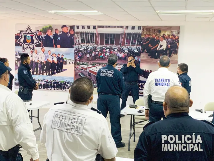 Imparten talleres a policías municipales