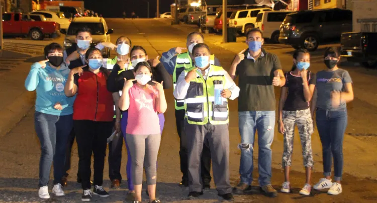 Proporcionan diez mil cubre-bocas