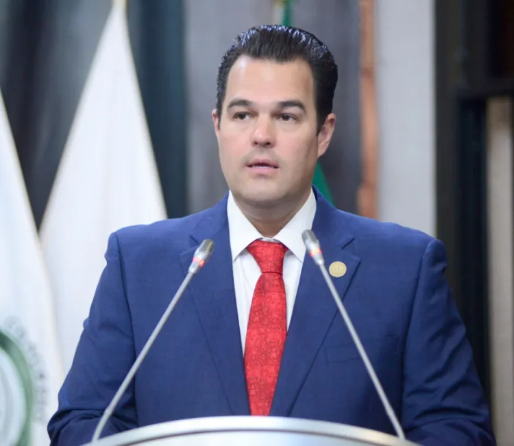 Urge profesionalizar a funcionarios: Diputado