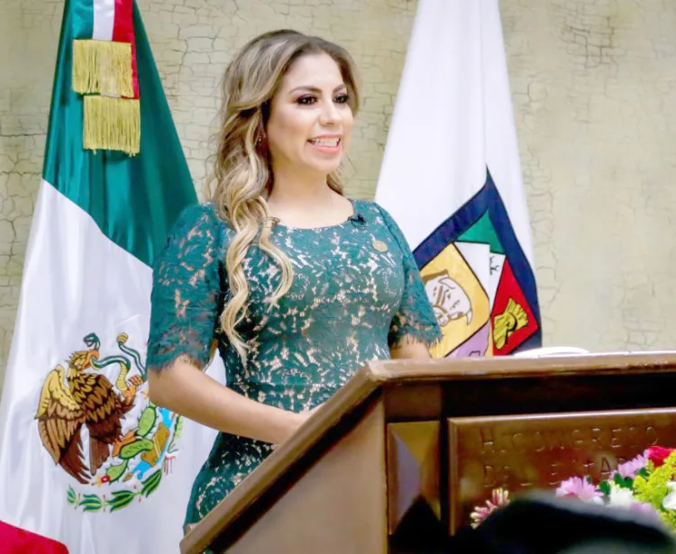 Rinde legisladora segundo informe