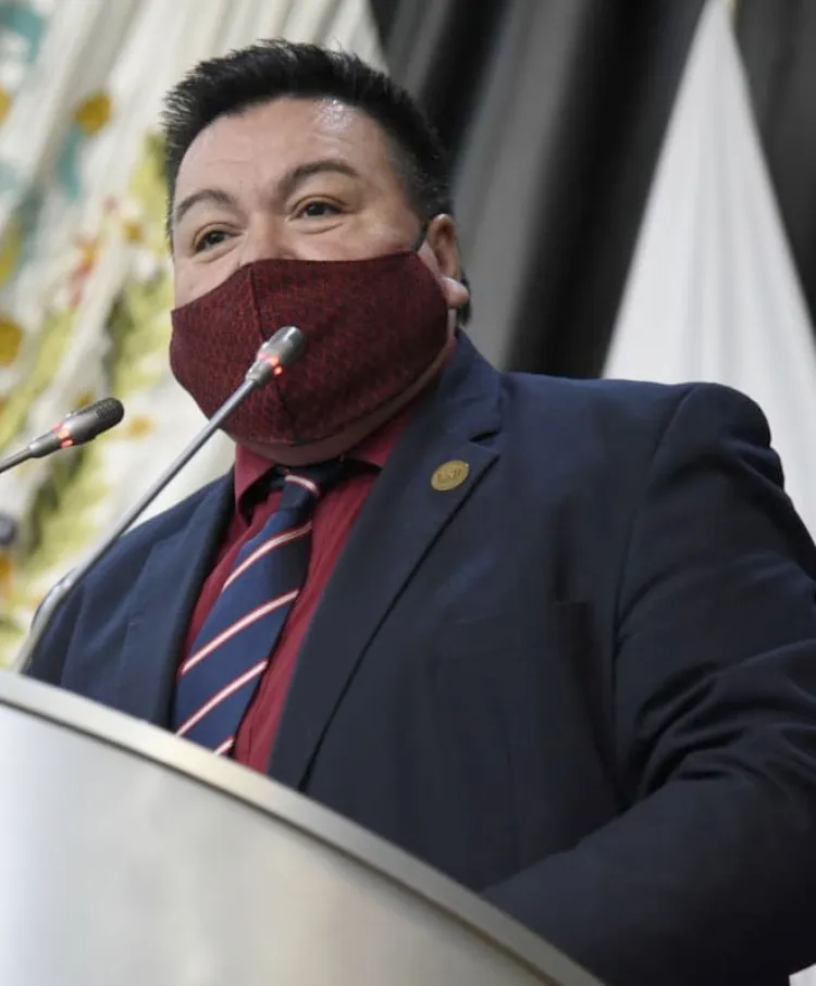 Apoya legislador a adultos mayores