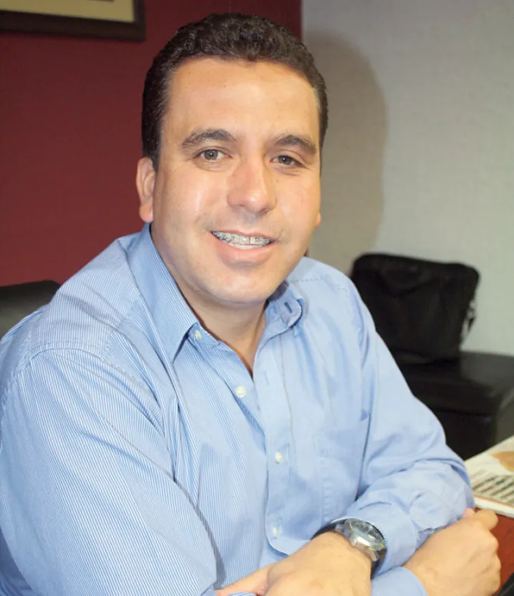 Atiende Raúl Ortiz peticiones ciudadanas