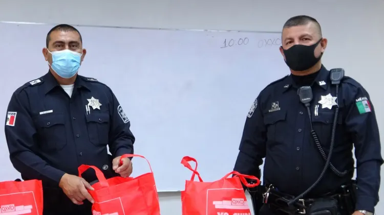 Apoya Cadena Oxxo a la Policía Municipal
