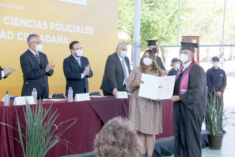 Egresan licenciados policiales