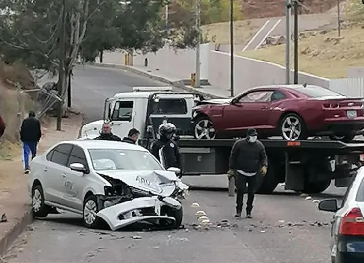 Resulta lesionada en accidente vehicular