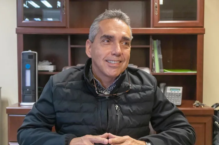 Reciben trabajadores del Ayuntamiento aguinaldo