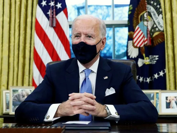 Anula Biden
veto a personas trans en Ejército de EU