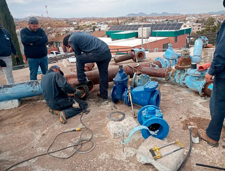 Mantenimiento a líneas de suministro.
