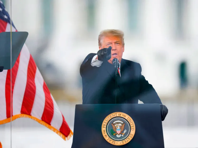 Acusan “teatro” en juicio contra Trump