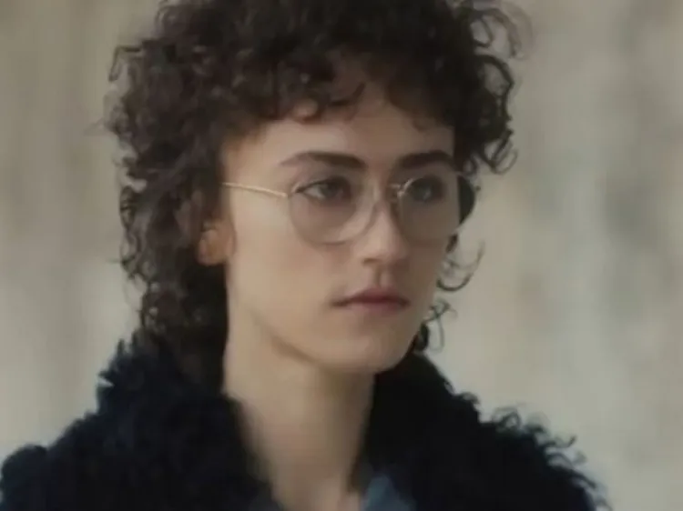 La hijastra de Kamala Harris desfila en la Semana de la Moda de NY