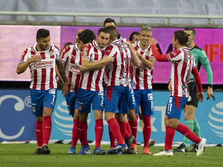 Chivas termina con su mala racha ante Pumas