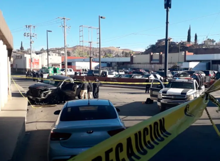 Balean a conductor en persecución e Nogales