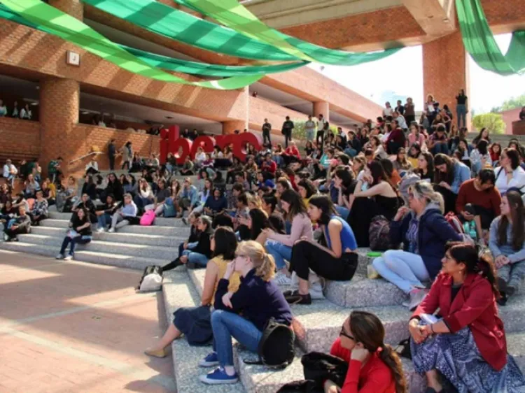 Ibero en apego a #8M trabaja para erradicar la violencia de género