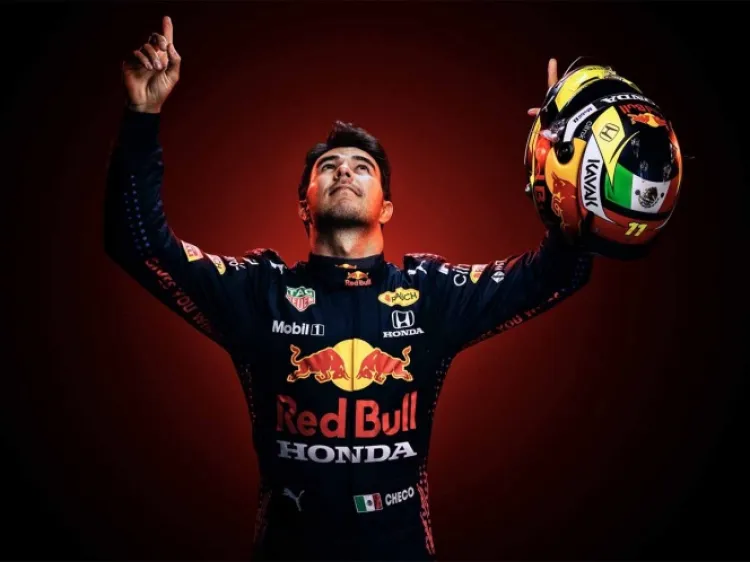 ‘Checo’ Pérez correrá el sábado con el RB16B