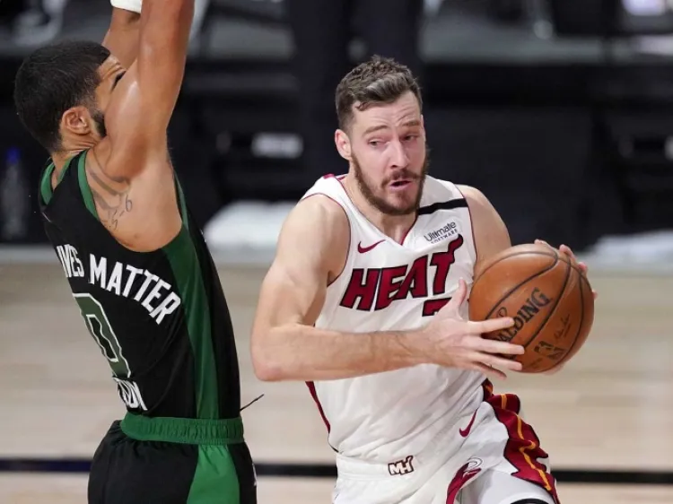 Multan con 50 mil dólares a Leonard por insulto