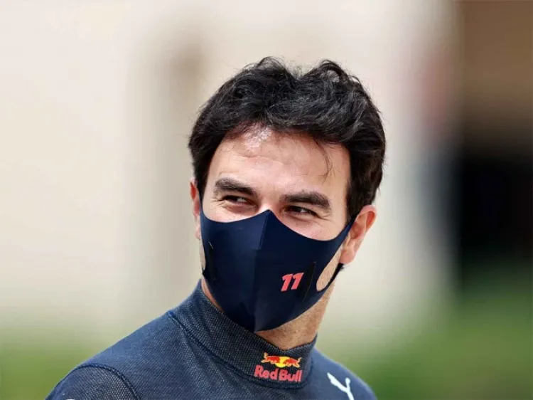 ‘Checo’ Pérez acepta vacuna contra el covid en Bahréin