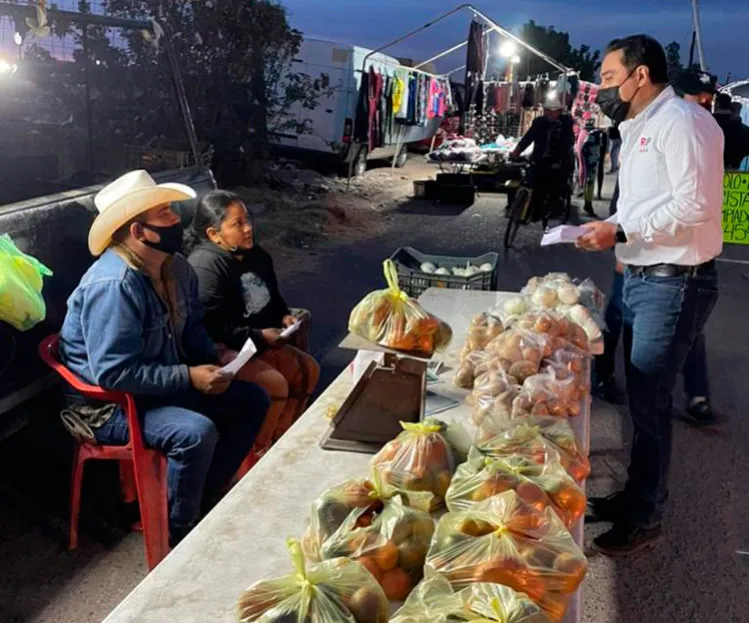 Ofrece Temo Galindo créditos a comerciantes