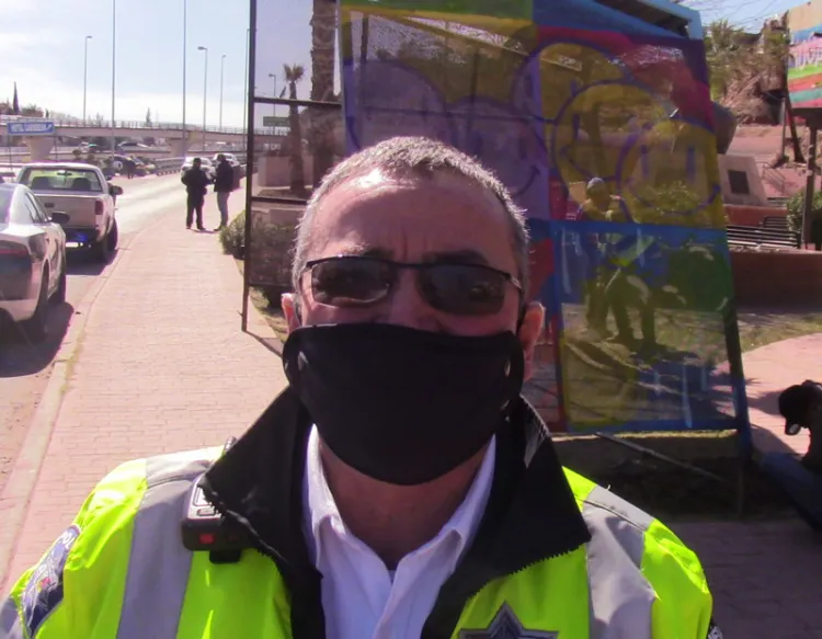 Participan jóvenes en actividad ciclista