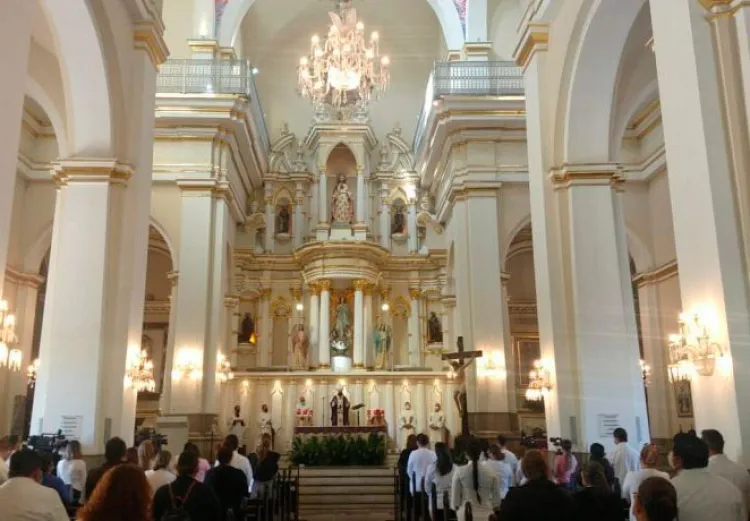 Celebran misa por fallecidos por Covid