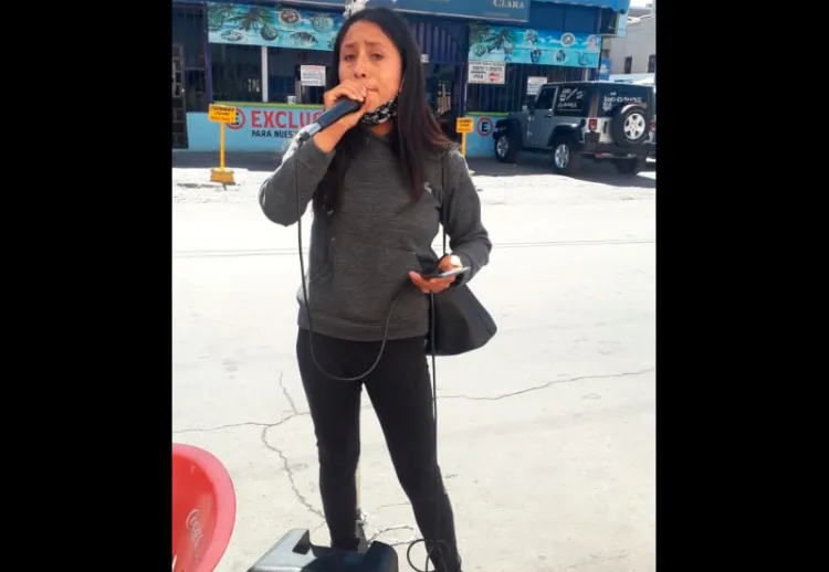 Mujer luchona busca sustento para familia