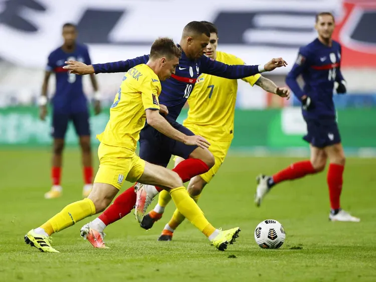 Ucrania sorprende a Francia; golazo de Griezmann