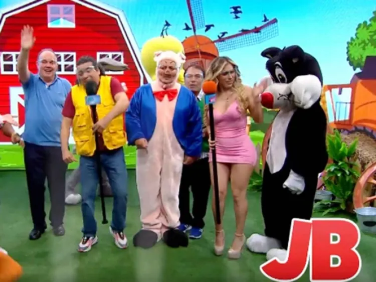 Benavides rechaza acoso de gato Silvestre a Fátima Segovia