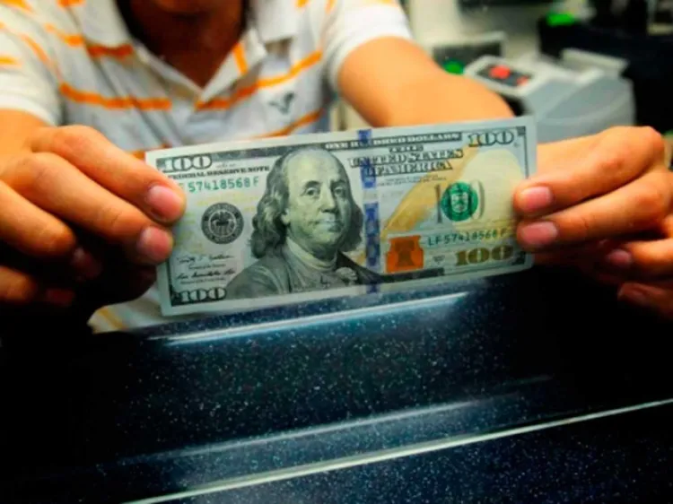 Pega al peso proyecto de reforma a Ley de Hidrocarburos