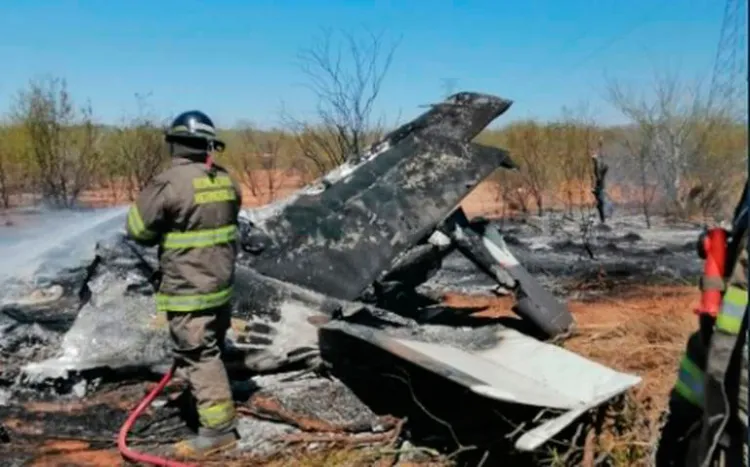 Suman 6 víctimas tras avionetazo
