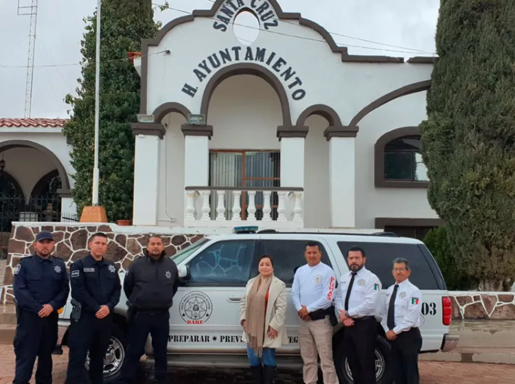 Entrega DARE vehículo en poblado Santa Cruz
