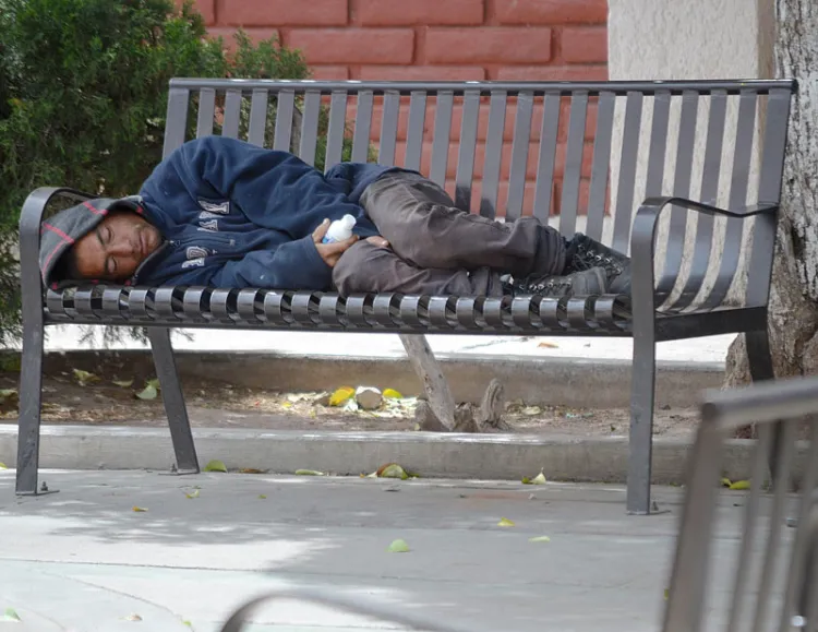 Piden regresar dignidad a indigentes