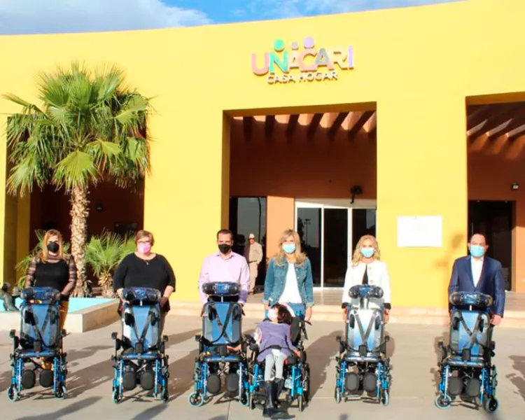 Supervisa CPA entrega de sillas