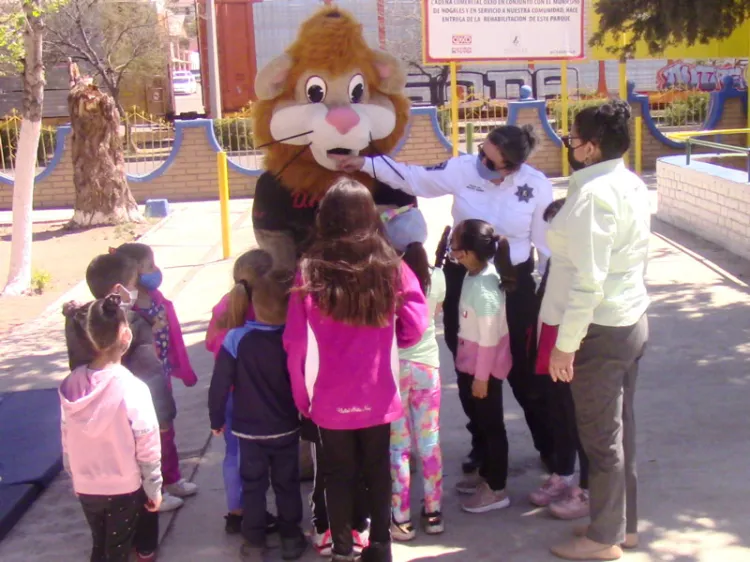 Imparten talleres a niños y jóvenes