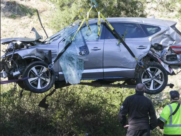 Tiger Woods manejaba a velocidad peligrosa: 140 km/h