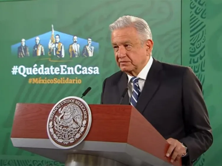 Pide López Obrador a médicos privados esperar su turno para vacuna