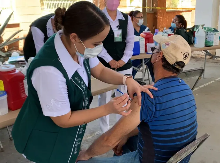 Con orden avanza vacunación