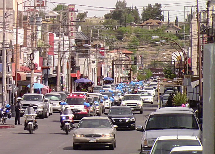 Participa en caravana Venciendo al Autismo